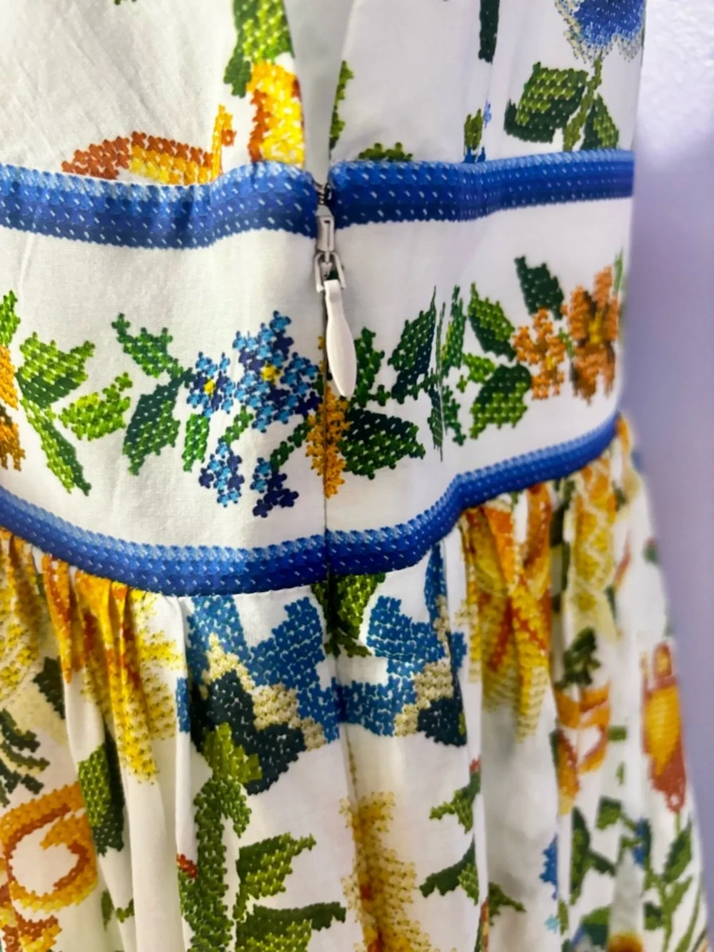 NWT FARM Rio Emily Tapestry Deep V-neck Floral Print Midi Dress SZ SMALL RV $260 - Picture 15 of 16
